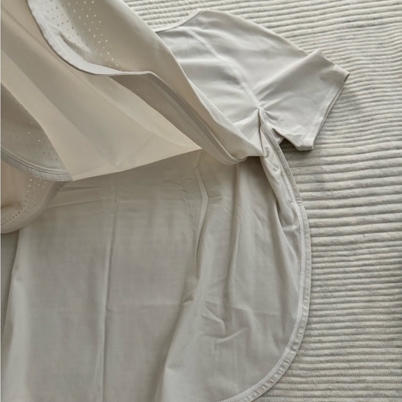 lululemon tee - Picture 3 of 4